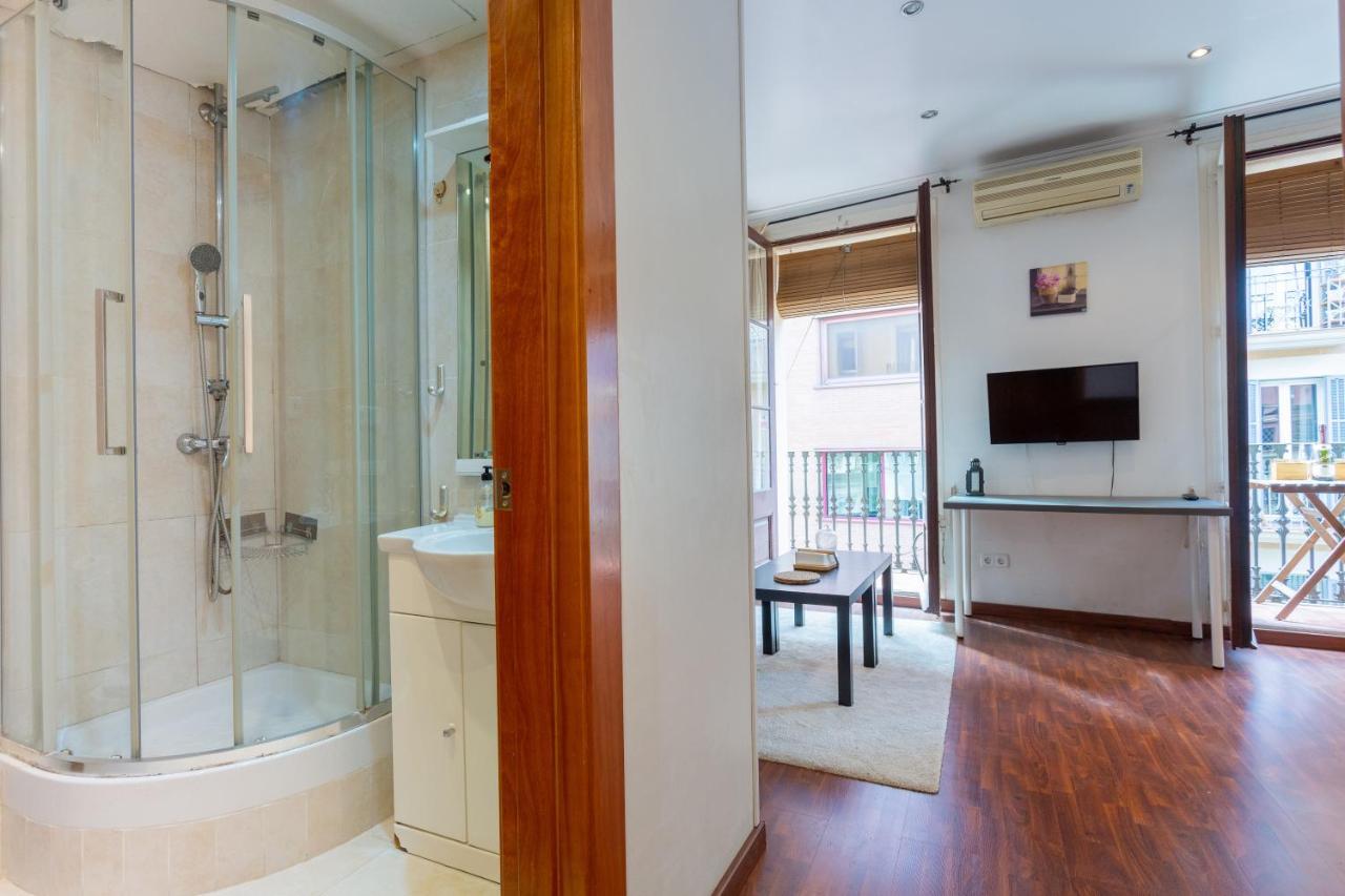 Aparteasy - Turo Park With Lovely Balcony Барселона Екстериор снимка