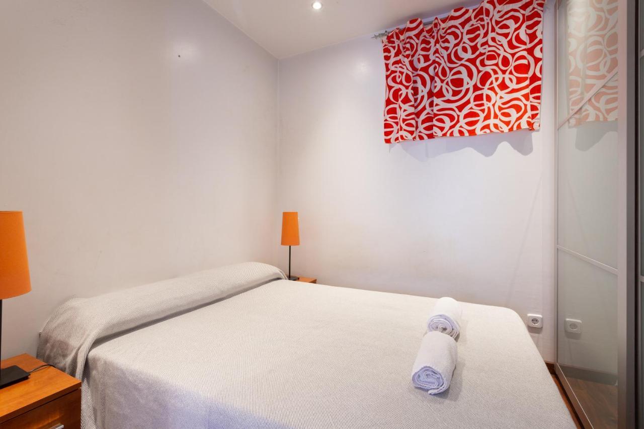 Aparteasy - Turo Park With Lovely Balcony Барселона Екстериор снимка